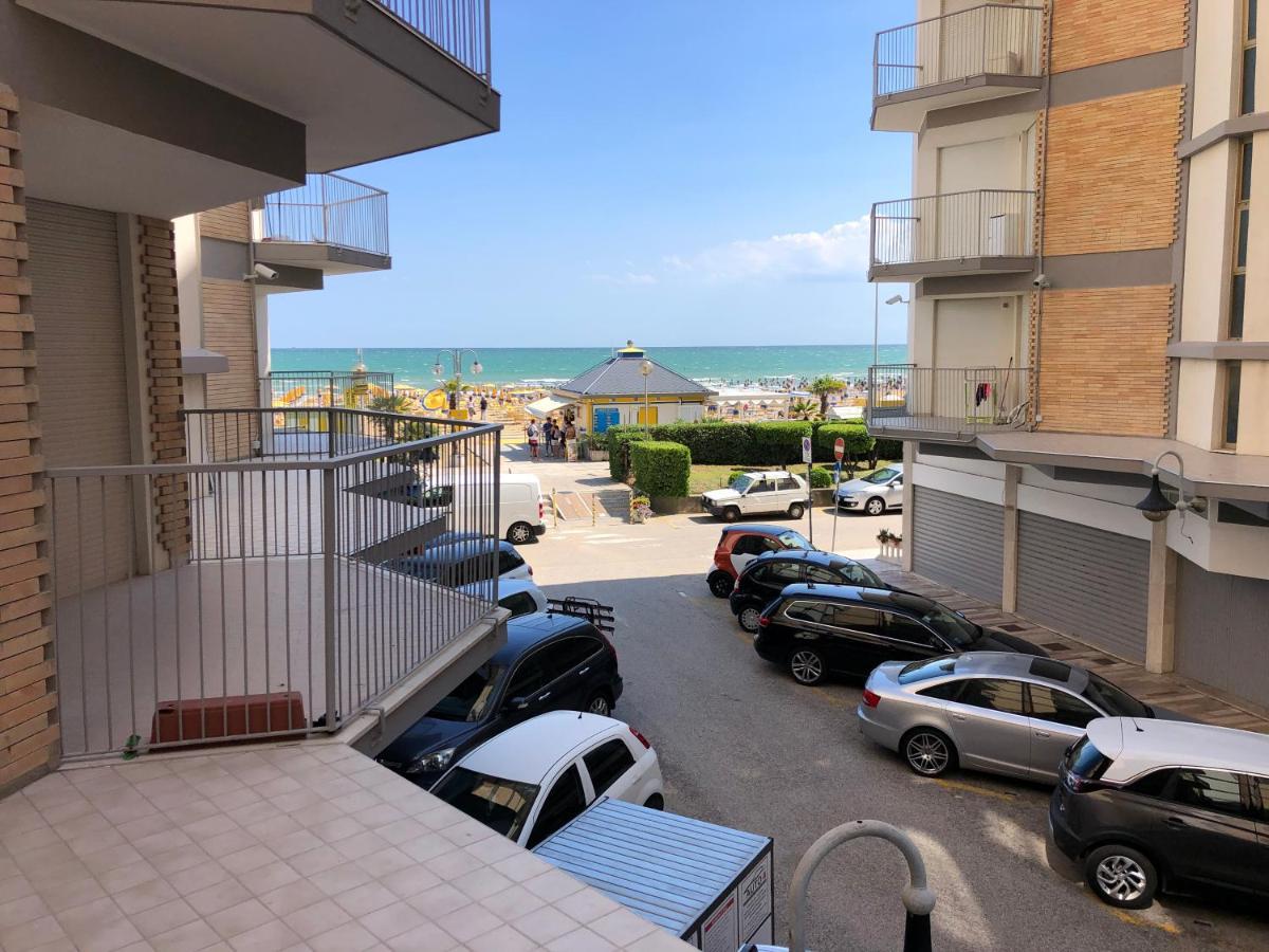 Residence Centro Commerciale - Walterigato Apartments Solo Per Famiglie Lido di Jesolo Exterior photo