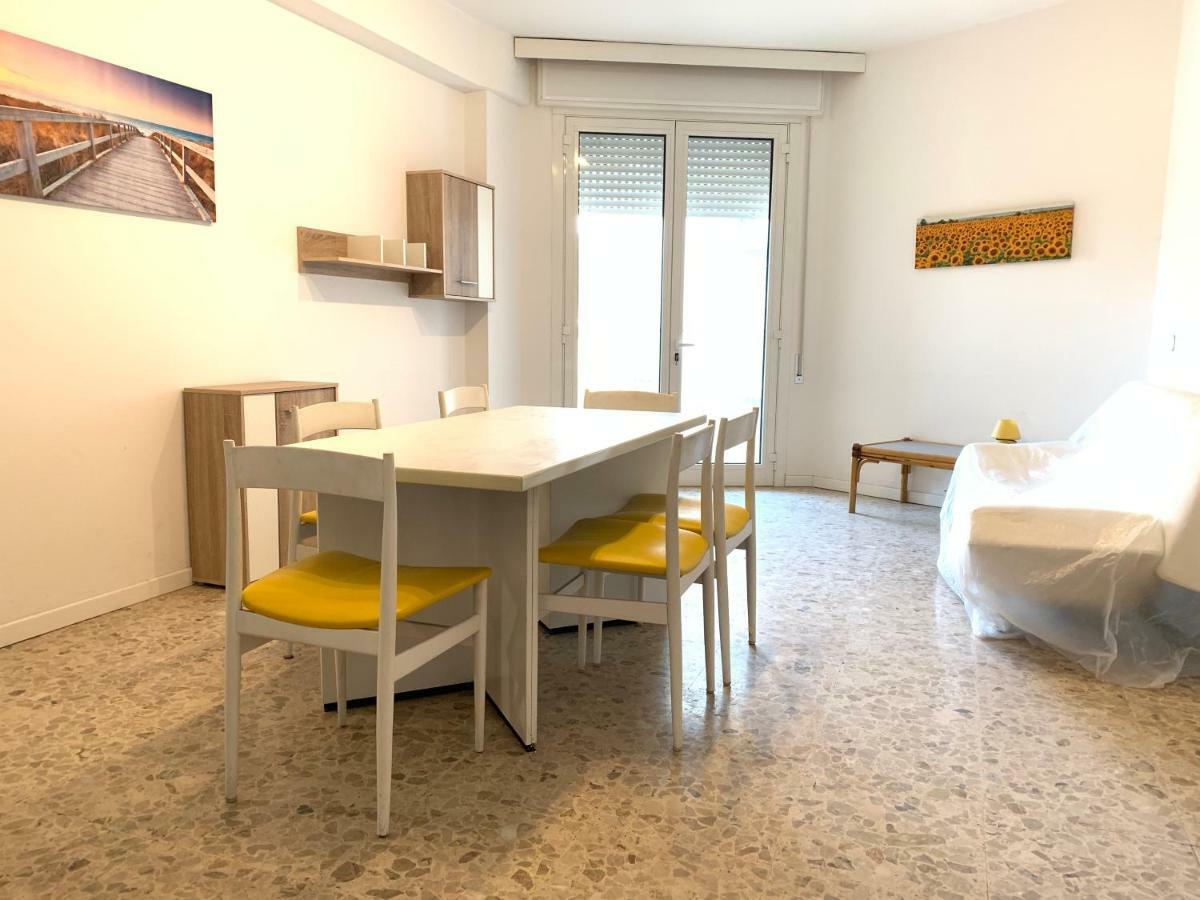 Residence Centro Commerciale - Walterigato Apartments Solo Per Famiglie Lido di Jesolo Exterior photo